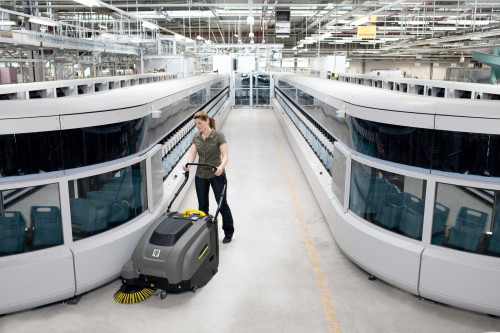 KM 75 40 zamiatarka Karcher Łódź.jpg